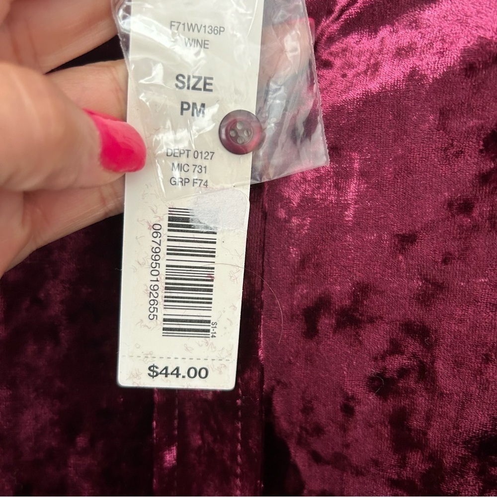 Investments petites crushed velvet button front top NWT MP - Picture 3 of 6